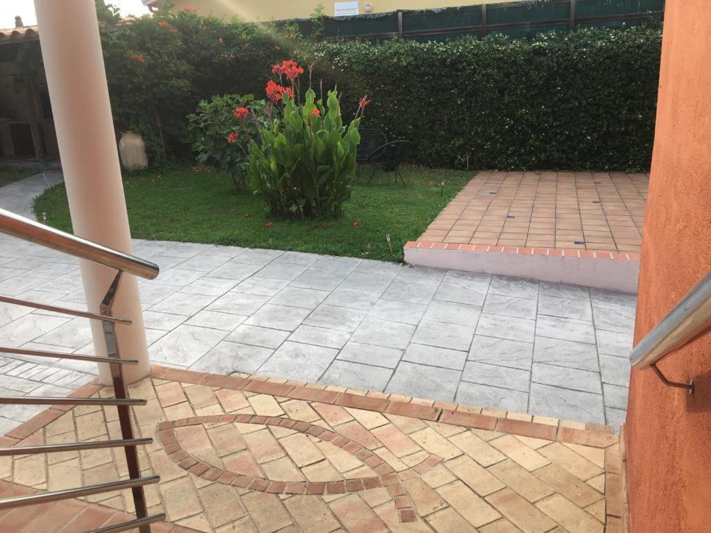 Piscina De Sal Barbacoa Wifi, Parking Gratis, 3 Min Pga Casa El Roble Girona Exterior foto